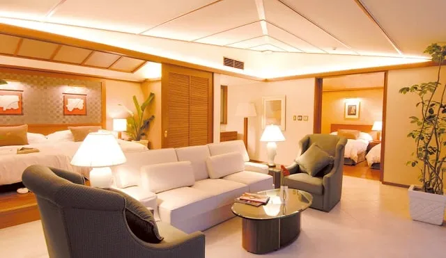 オリエンタルヒルズ沖縄_プライベートプール_オリエンタルスイート